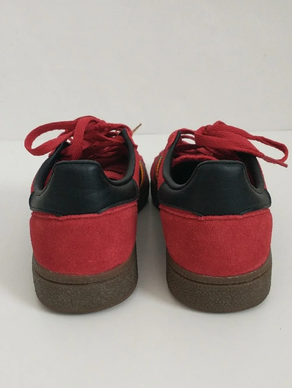 Adidas Spezial Men’s Red Suede Sneakers with Black Stripes. SIZE 6½